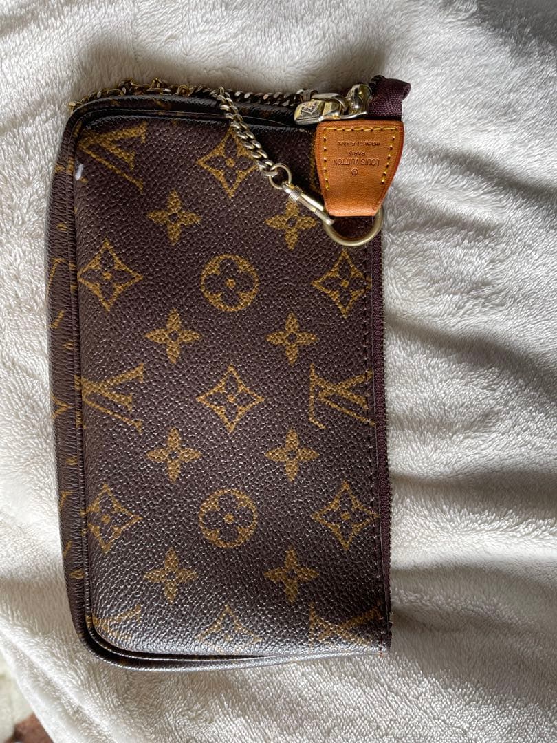 Louis Vuitton #QYK6JA