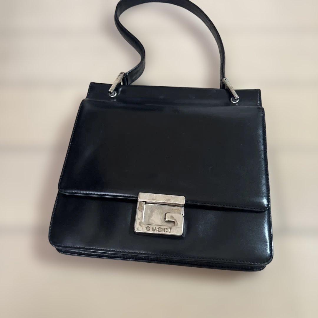 GUCCI Black Leather Handbag Red Lining Silver Logo Plate Flap #QYE614