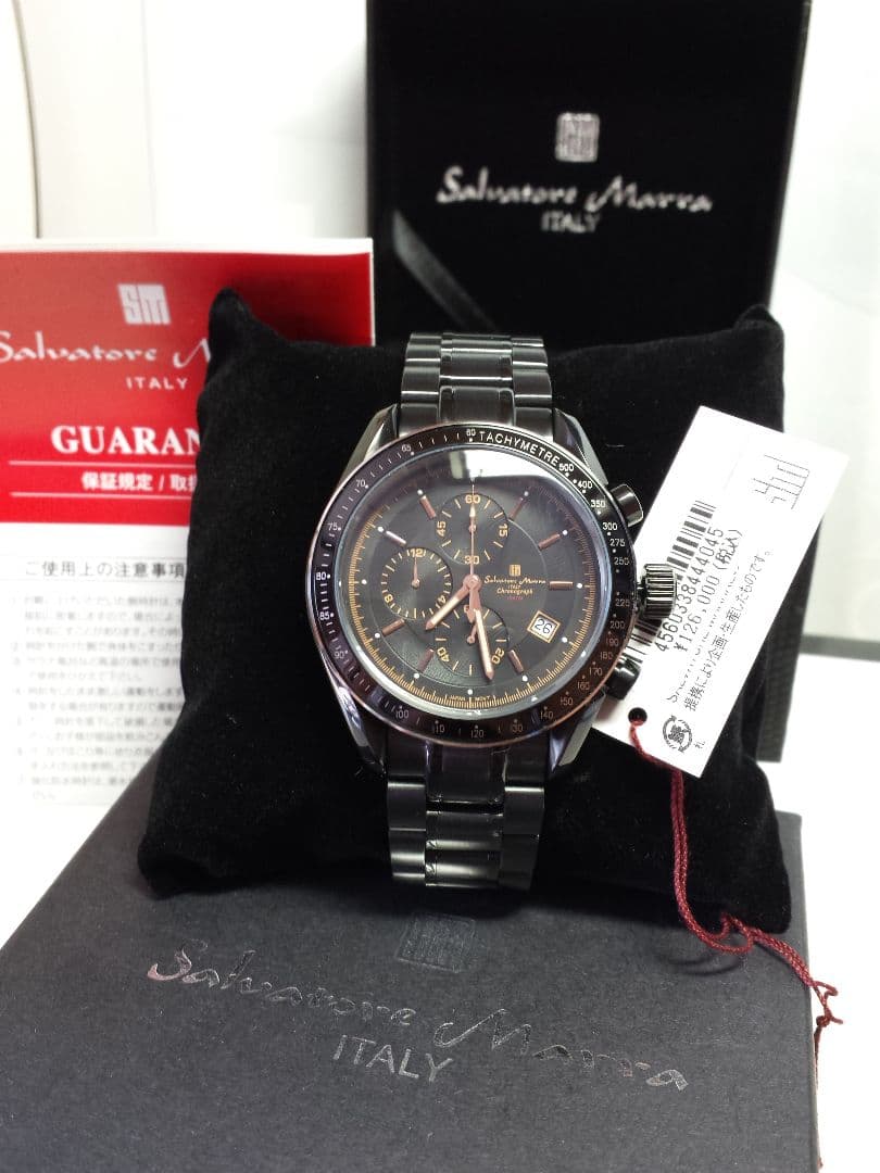 This cool model features a high-performance center chronograph. #QY73QM
