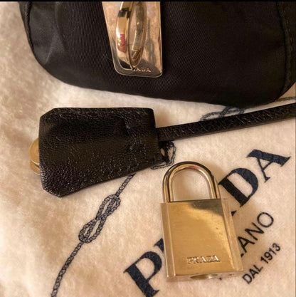 PRADA Black Nylon Handbag #QY5TKU