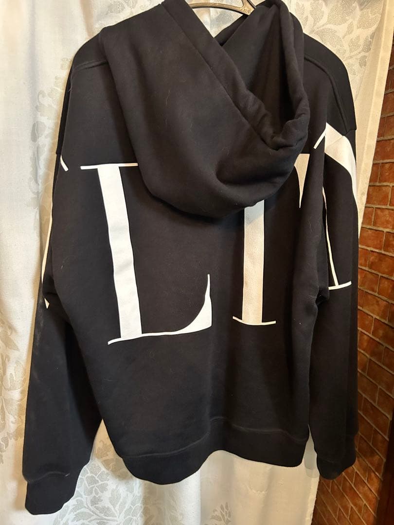 VALENTINO Black Back Logo Print Hoodie, Size Small #QYFGAM