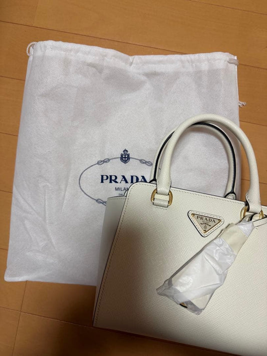 PRADA White Leather Tote Handbag Unused Gift w/Dust Bag Authentic #QY4IJU
