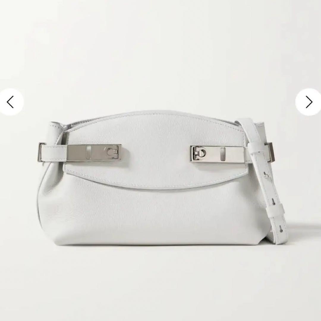 Salvatore Ferragamo Hug Shoulder Clutch Bag Small White W24xH15xD12cm #QYIWI9