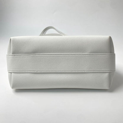 Salvatore Ferragamo Hug Shoulder Clutch Bag Small White W24xH15xD12cm #QYIWI9