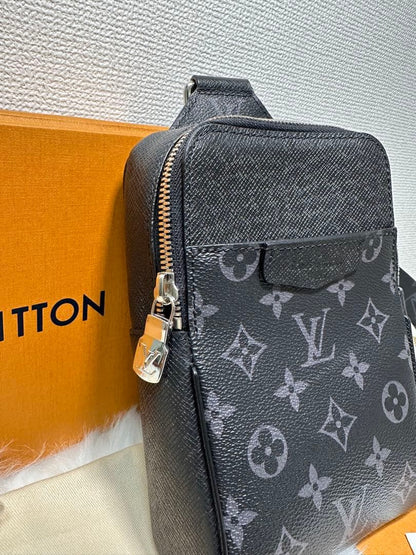 LOUIS VUITTON Body Bag Men's Sling Bag #QYCNKT