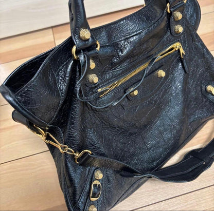 BALENCIAGA Giant City Bag Black Gold Hardware Mirror Shoulder Strap Duty #QYJYNB