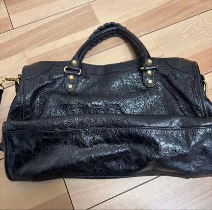 BALENCIAGA Giant City Bag Black Gold Hardware Mirror Shoulder Strap Duty #QYJYNB