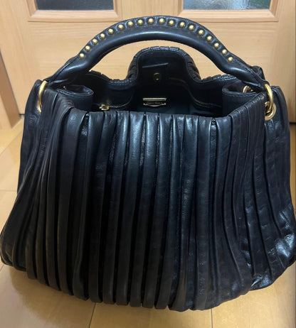 MIU MIU Black Leather Pleated Handbag in Matelasse #QYK77W