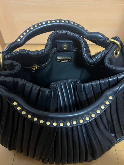 MIU MIU Black Leather Pleated Handbag in Matelasse #QYK77W
