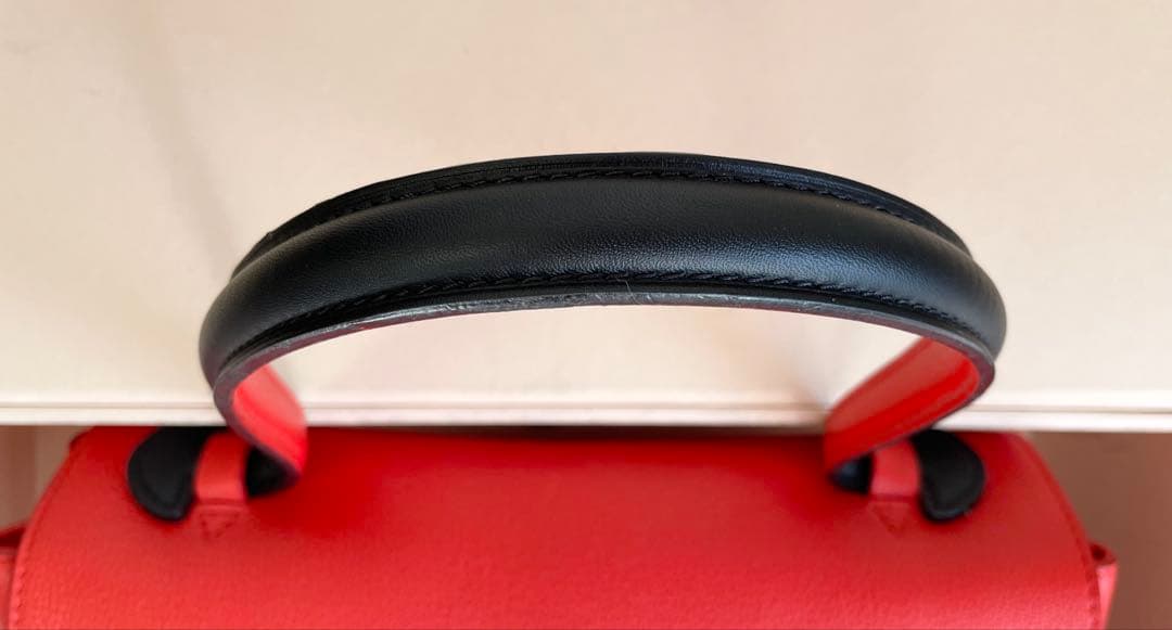 LOUIS VUITTON Lockme PM Taurillon Leather Handbag Red Turn-Lock Japan St #QY9NNB