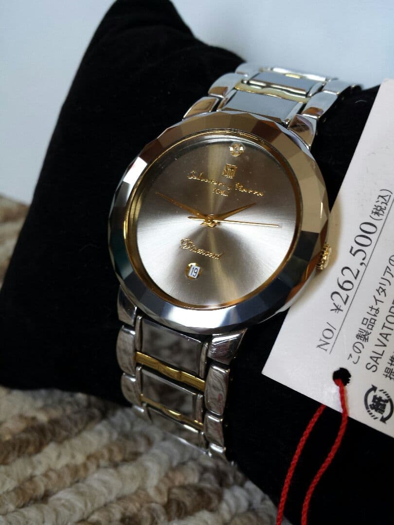 Top material: 18k gold (crown) with diamond #QYGYP1