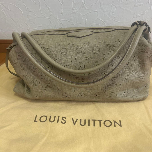 LOUIS VUITTON Mahina Galatea MM Beige Handbag (from that era) #QYEM3P