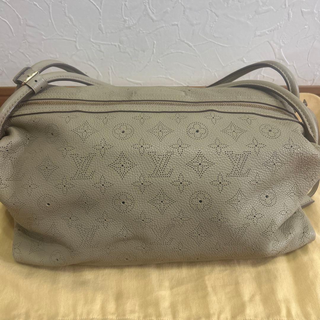 LOUIS VUITTON Mahina Galatea MM Beige Handbag (from that era) #QYEM3P