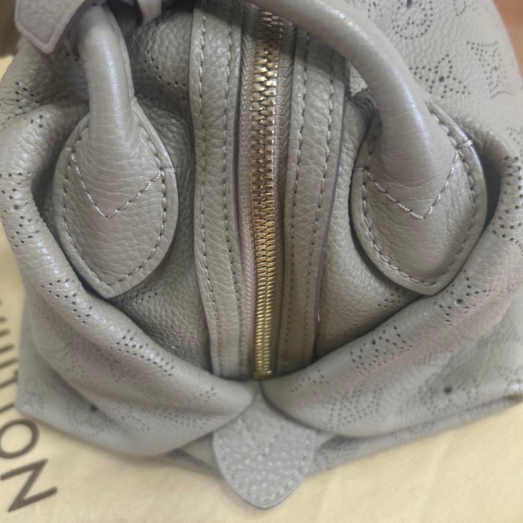 LOUIS VUITTON Mahina Galatea MM Beige Handbag (from that era) #QYEM3P