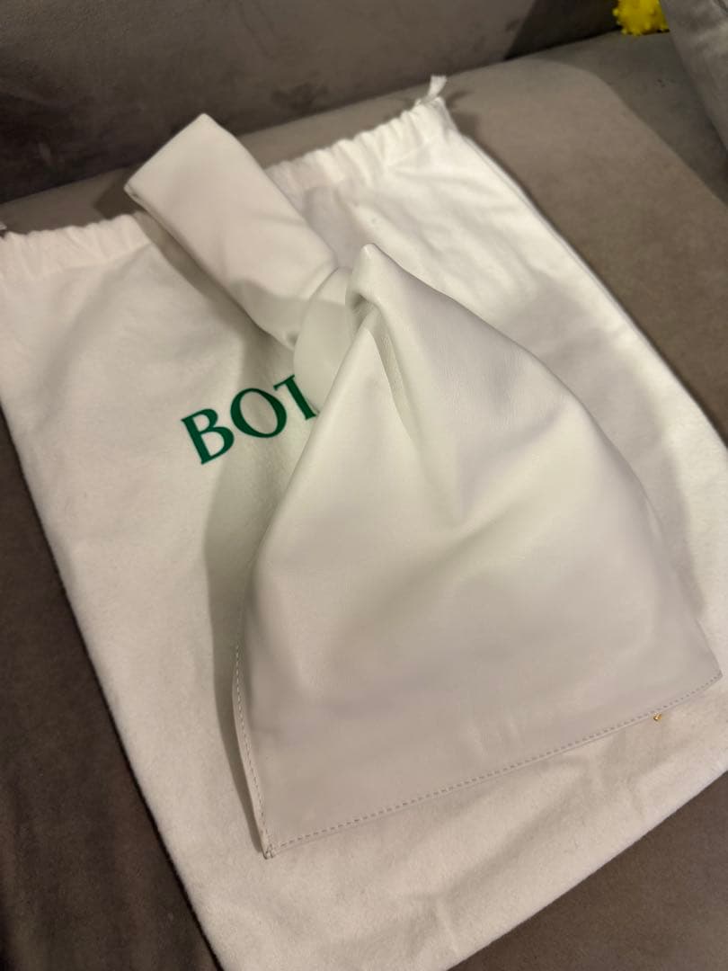 Bottega Veneta White Leather Handbag with Dust Bag #QYDALT
