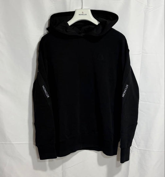 Moncler Reflective Logo Hoodie Black Size S #QYH5MT