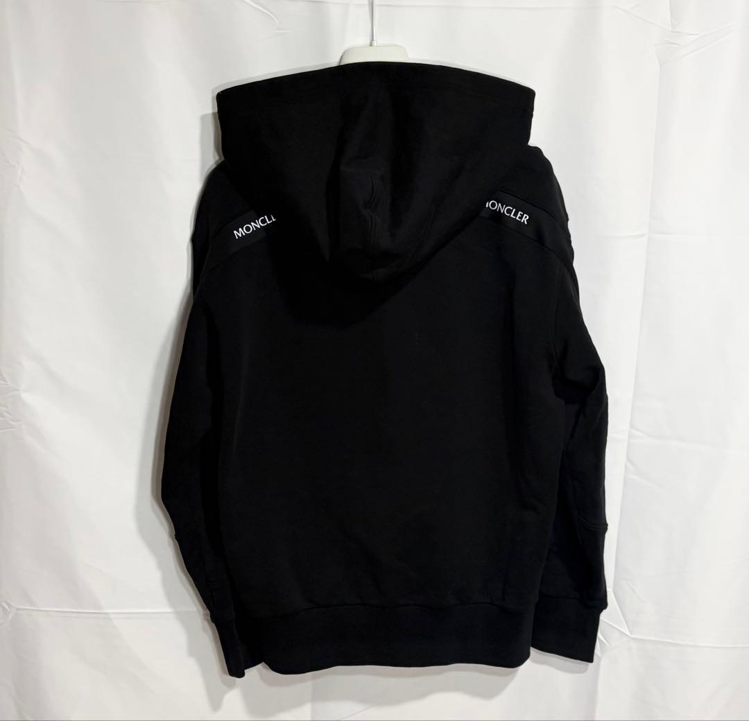 Moncler Reflective Logo Hoodie Black Size S #QYH5MT