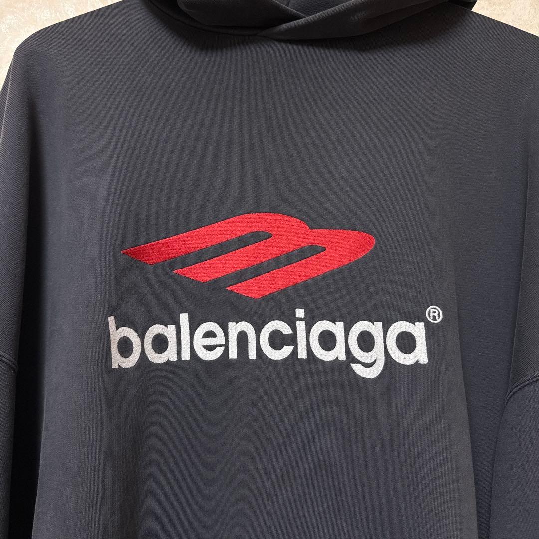 Com.dot.Yamato wears BALENCIAGA sport icon hoodie #QY1I4Z