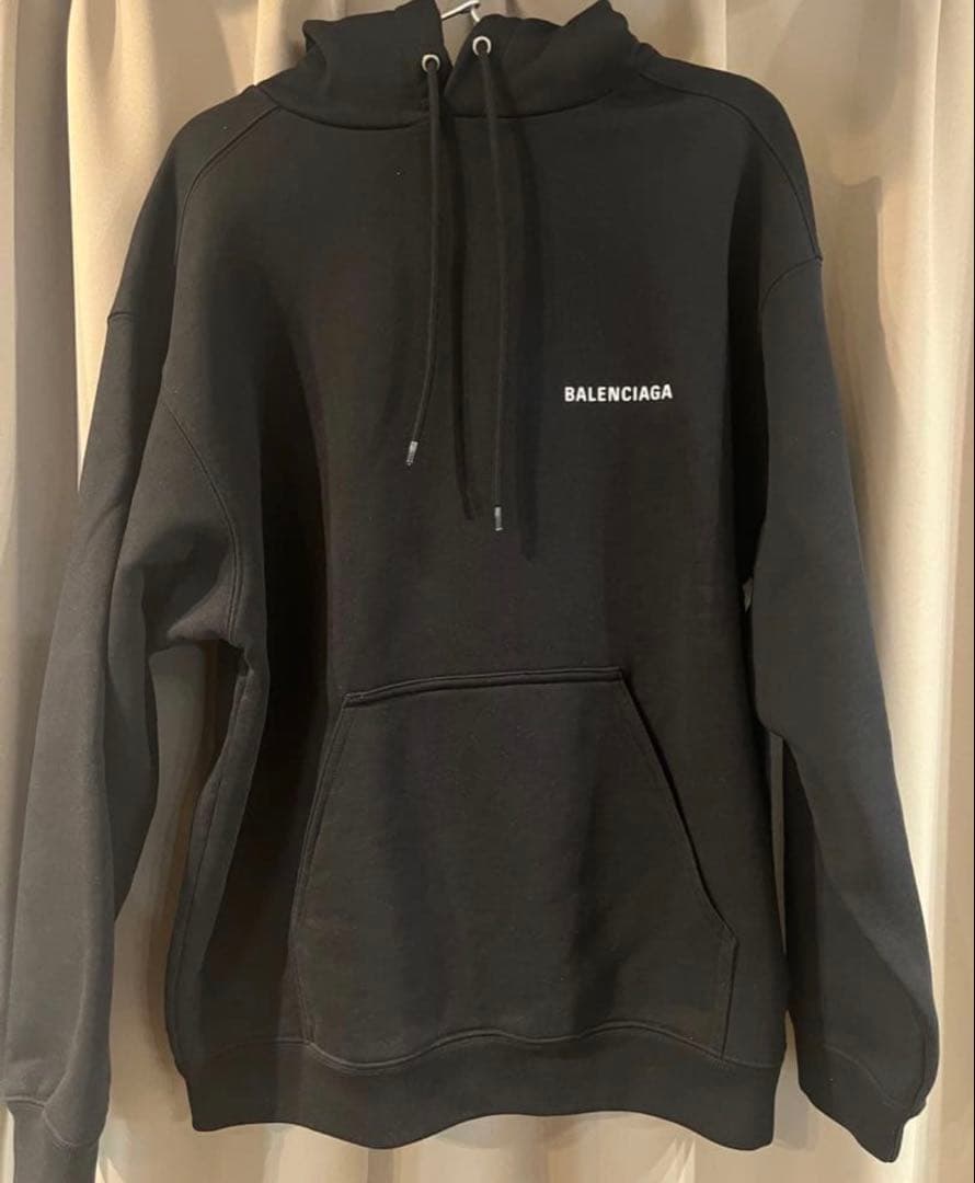 BALENCIAGA classic black hoodie, size M, dry cleaned #QYFV2C