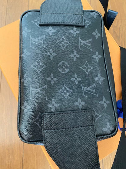 LOUIS VUITTON Black Shoulder Bag Canvas #QYCNO3