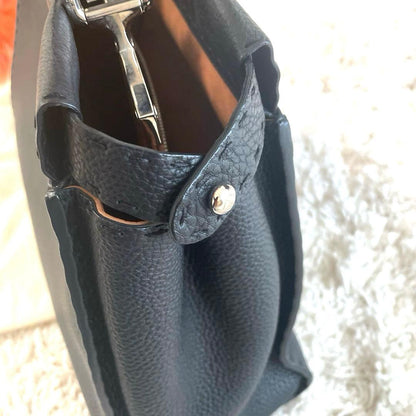 FENDI Peekaboo Stitch Bag in Black #QYB69Q