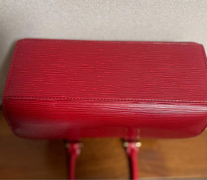 LOUIS VUITTON Epi Leather Handbag Red Flap #QY0VDP