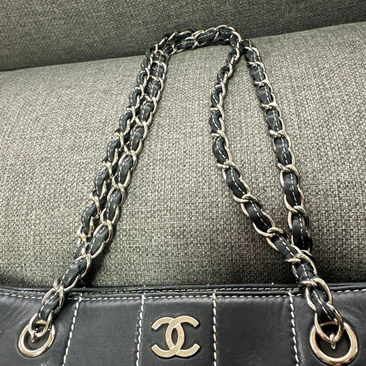 CHANEL Quilted Leather Handbag Navy Chain Strap W29cm CC Logo Shoulder B #QYBE2I
