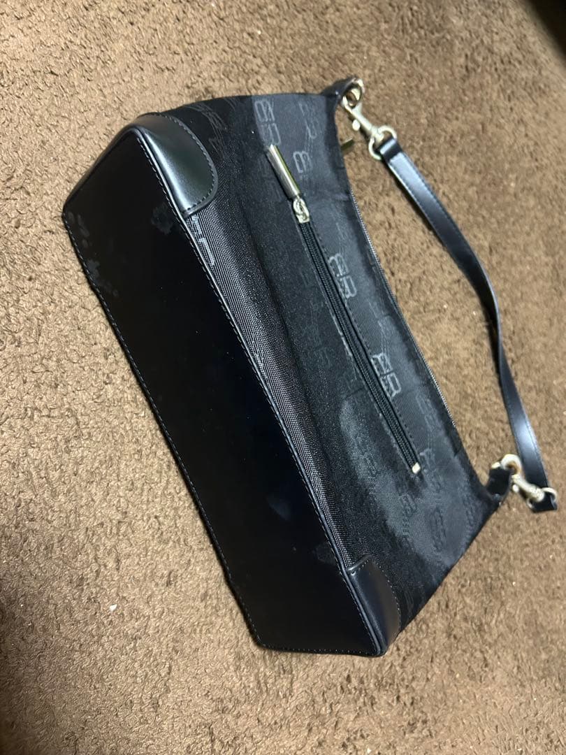 BALENCIAGA Black Handbag #QY9OBR