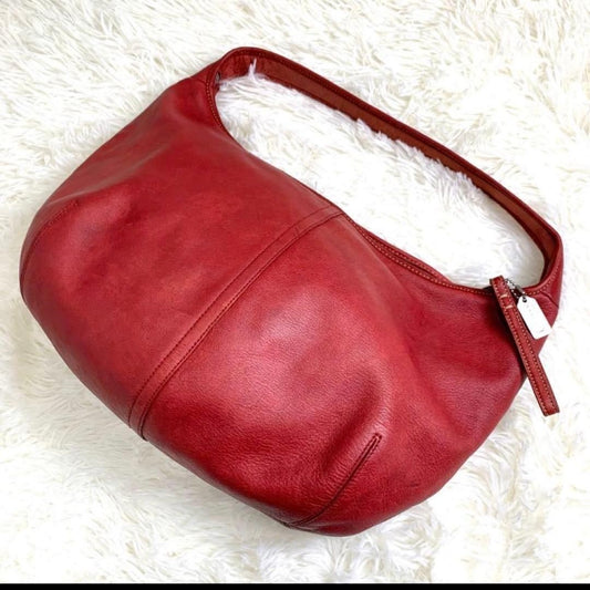 COACH 9921 Crescent Moon Shoulder Bag, One-Shoulder, Red #QY0VGT