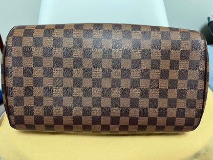 LOUIS VUITTON Damien Rivera #QY8SQA