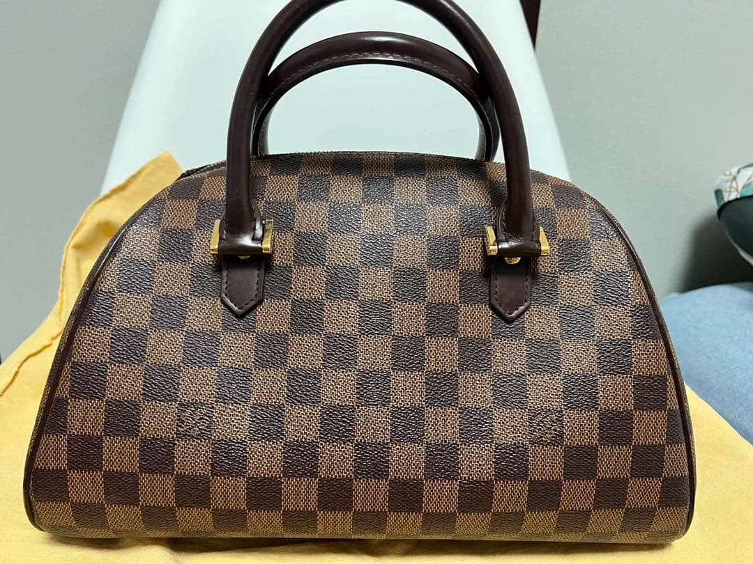 LOUIS VUITTON Damien Rivera #QY8SQA
