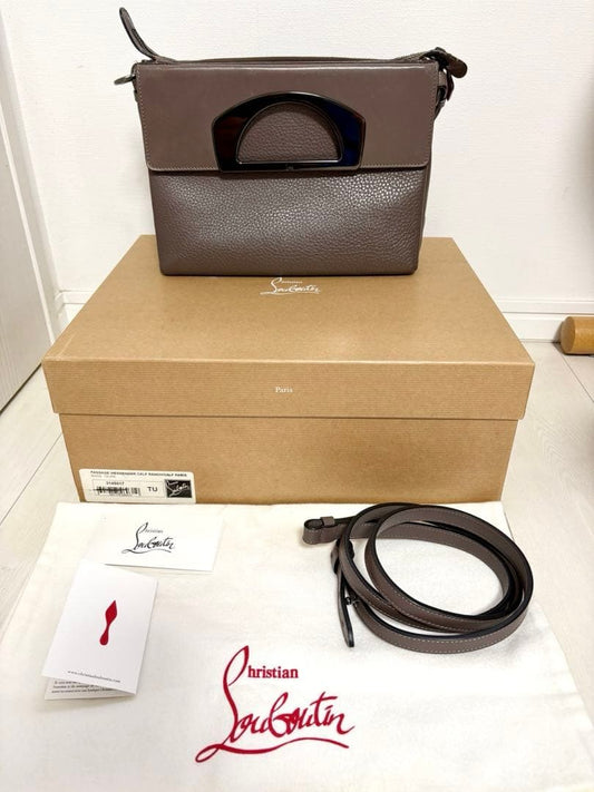 CHRISTIAN LOUBOUTIN 3-way bag Passage Messenger, Gray, Patent Leather #QY8KOD