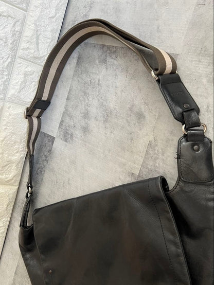 BALLY Genuine Leather Cowhide Shoulder Bag Black A4 W48 H25 #QY1XQE
