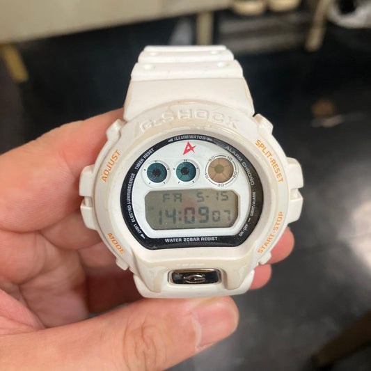G-SHOCK DW-6900FS White Gundam Char's Counterattack #QYKLGO