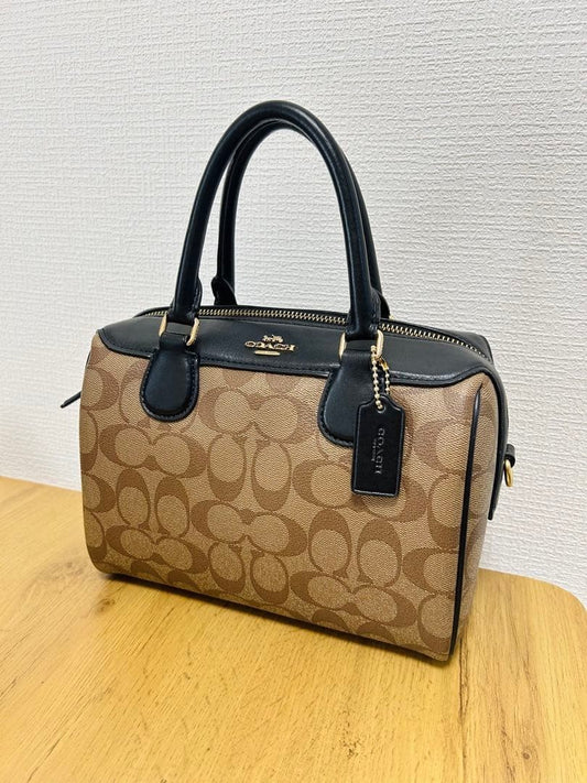 COACH logo print handbag #QYE6IL