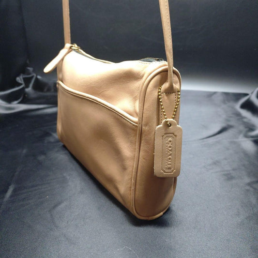 COACH Classic Coach Shoulder Bag, Made in USA Women #QY1ARH