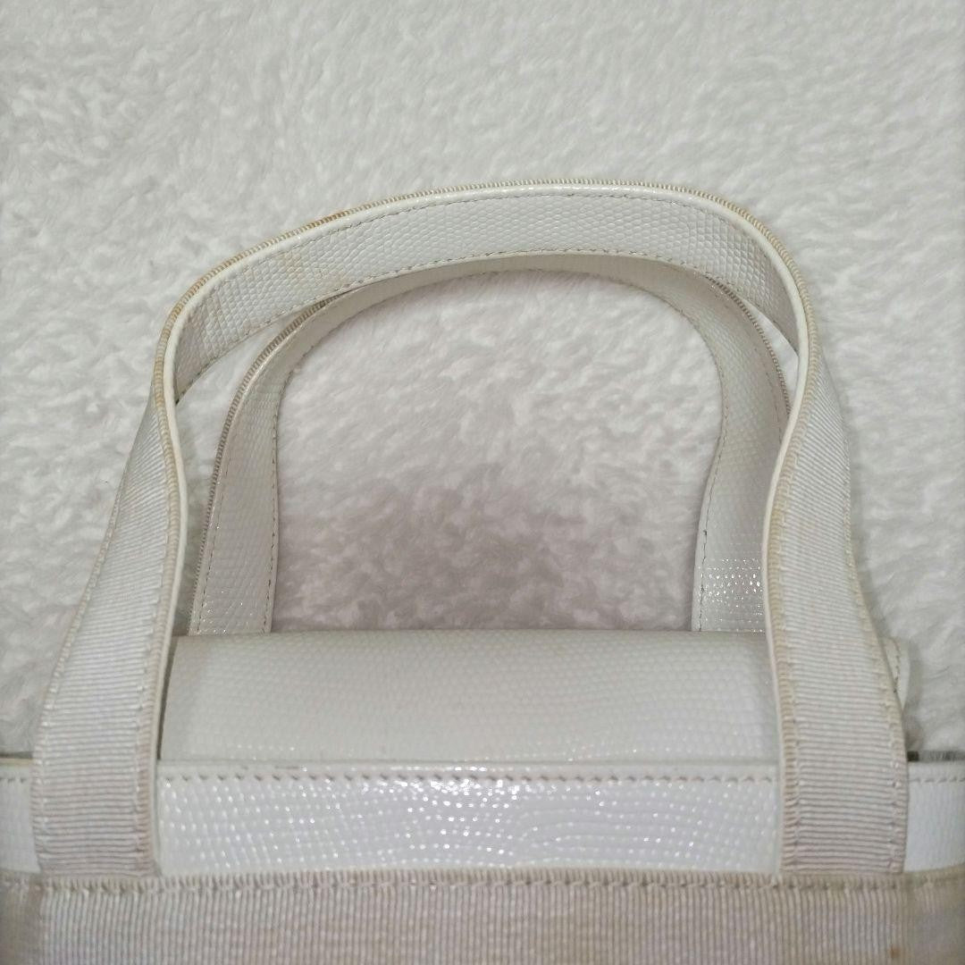 FERRAGAMO Ferragamo Vara Ribbon Gold Hardware Grained Leather Bucket #QY7I77