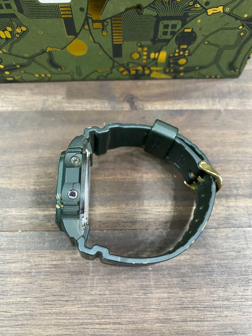 CASIO G-SHOCK DWE-5600CC with replacement bezel C007140 #QYAIUD