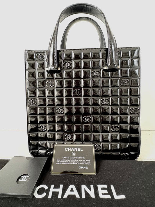 CHANEL Chocolate Bar Patent Leather Black Enamel Handbag #QY68JK