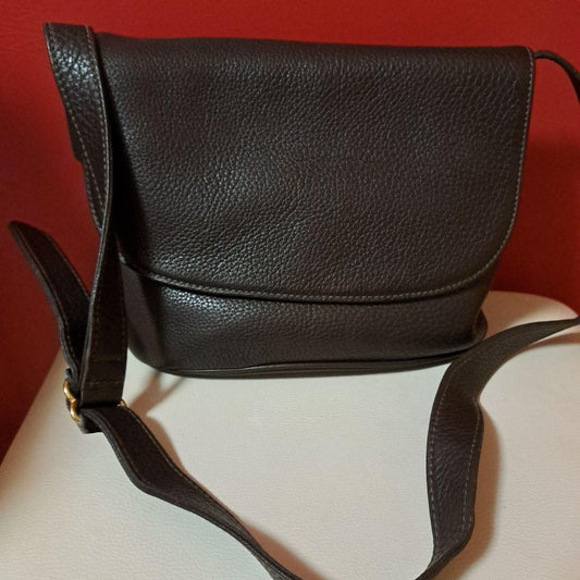 Classic COACH shoulder bag, unisex, made of grained leather. #QYI12P