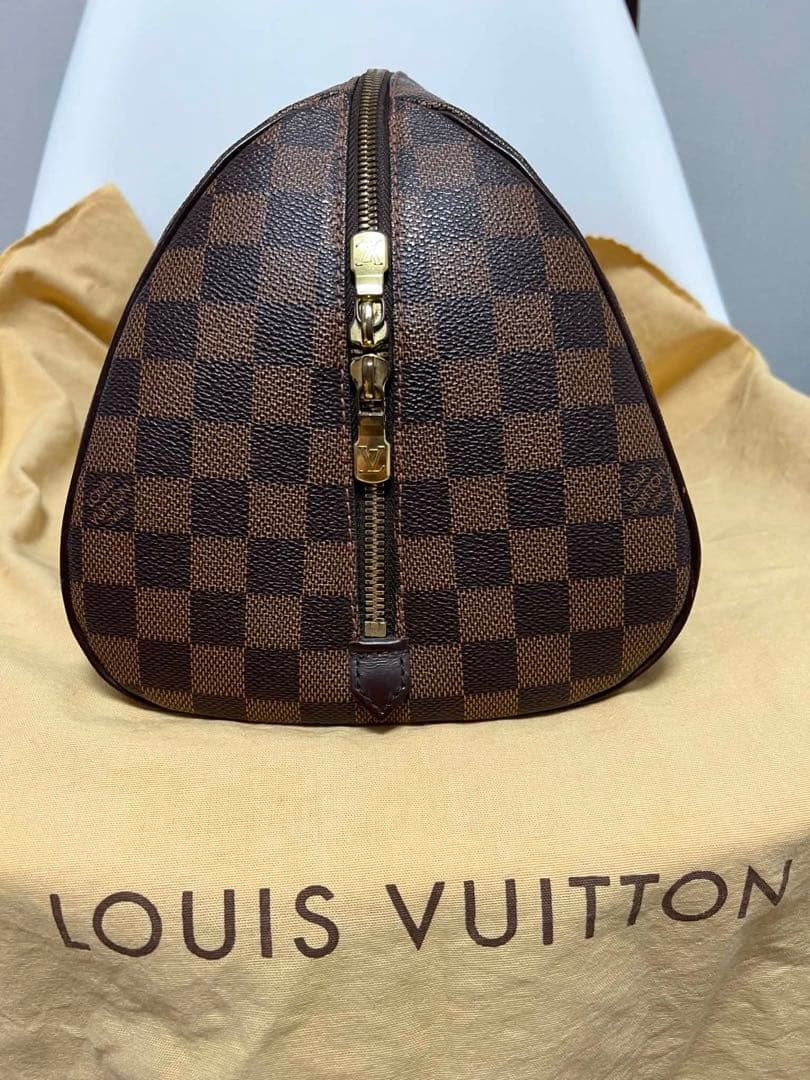 LOUIS VUITTON Damien Rivera #QY8SQA
