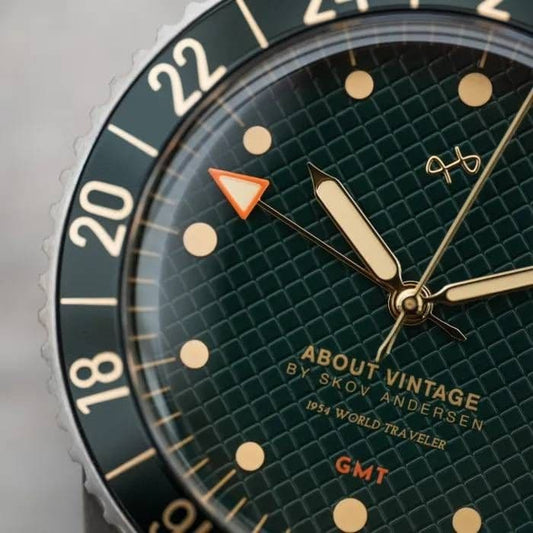 About Classic 1954 GMT Steel Green Turtle #QY1QBQ