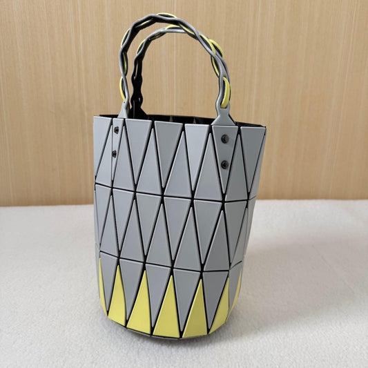 BAOBAO ISSEYMIYAKE BaoBao Bucket Handbag #QY5M3O