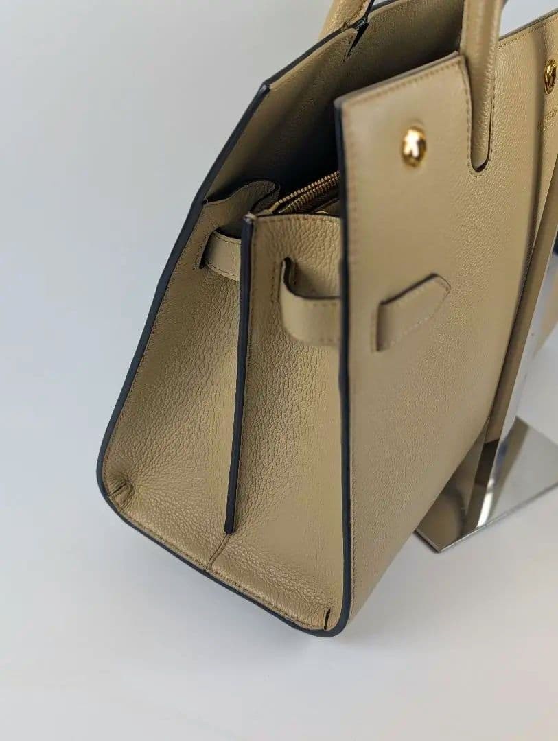 BURBERRY Beige Leather Handbag Gold Hardware Double Handle Classic #QY31W3