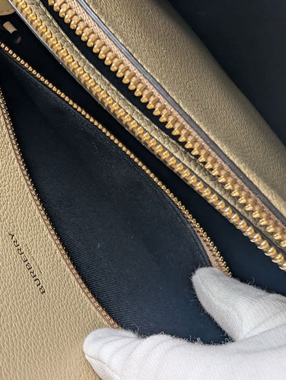 BURBERRY Beige Leather Handbag Gold Hardware Double Handle Classic #QY31W3
