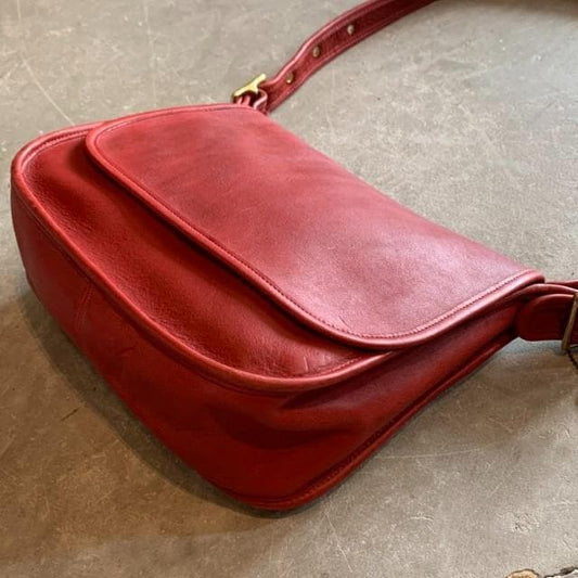 23cm x 30cm Old Coach Leather Shoulder Bag, Red, Classic Pre-Owned Clothing #QY5LCE