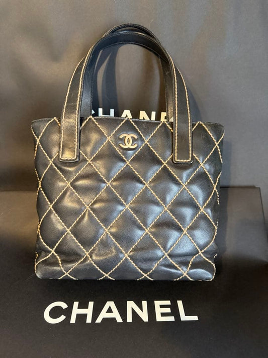 CHANEL Wild Stitch Handbag, Black #QYFNCF