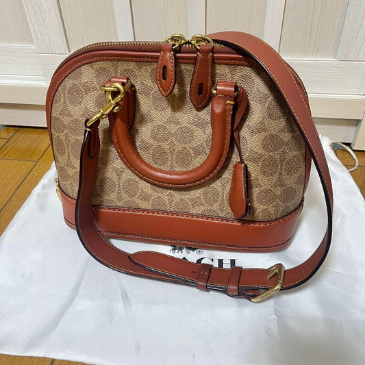 COACH Level Signature Canvas Handbag Shoulder Bag #QY2TOT