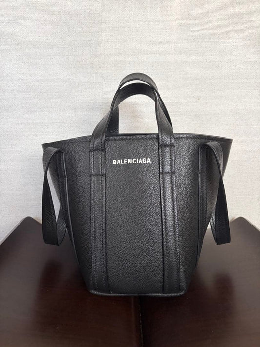 BALENCIAGA Everyday XS North-South Tote #QYI1IR