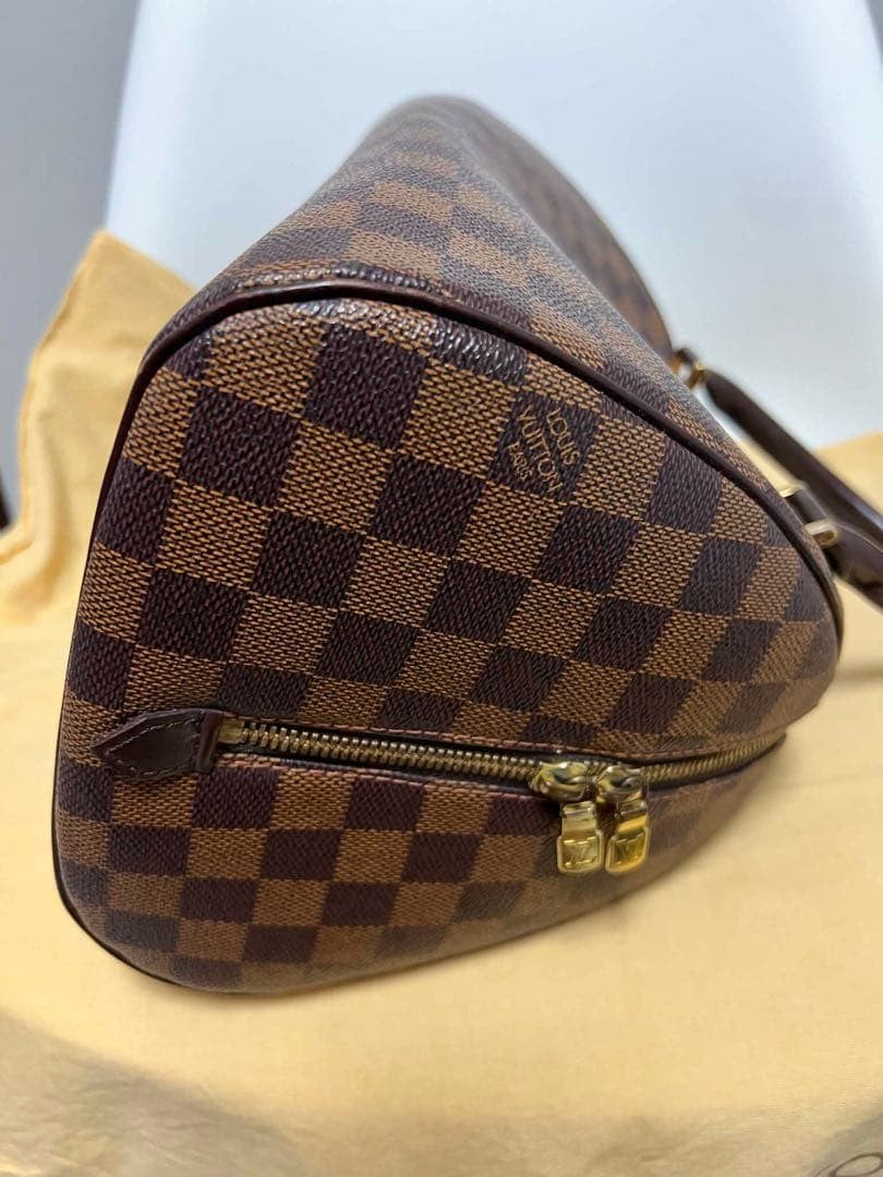 LOUIS VUITTON Damien Rivera #QY8SQA